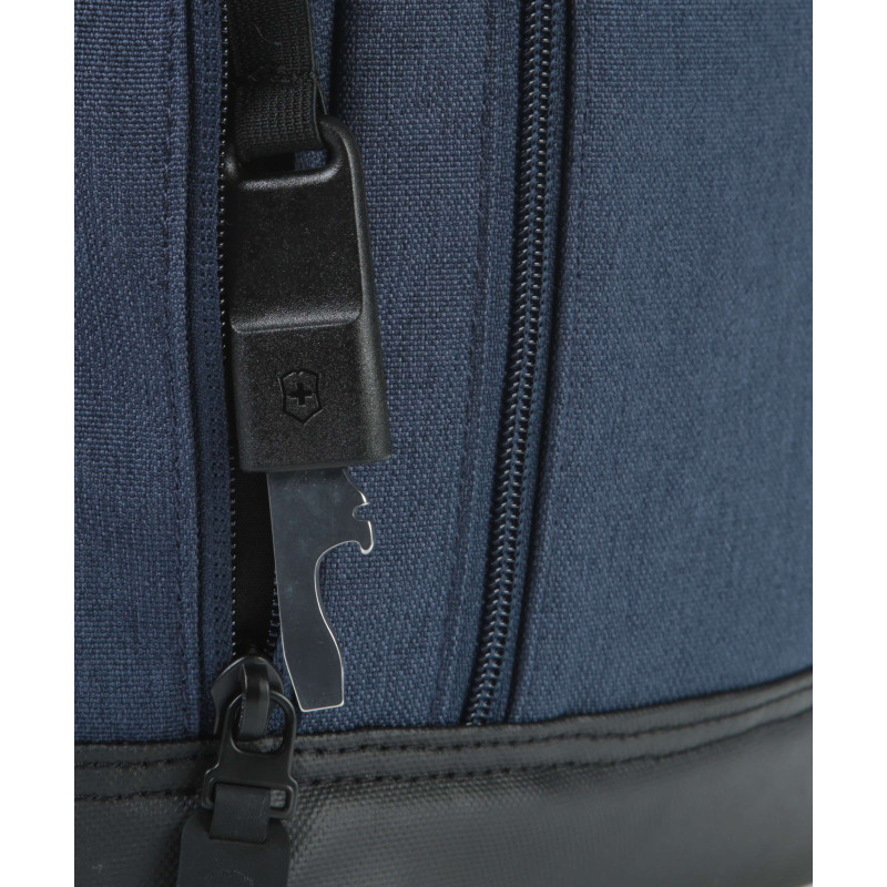 Рюкзак Victorinox Altmont Classic Deluxe Flapover Laptop Backpack/Deep Lake 605312