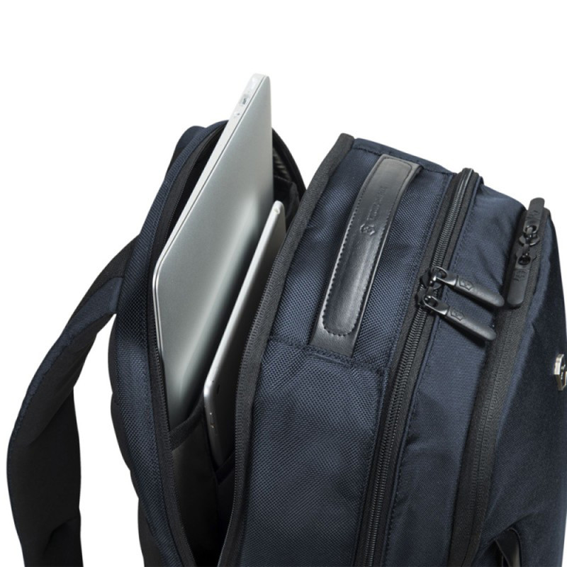 Рюкзак Victorinox Altmont Professional Essentials Laptop Backpack/Deep Lake 609792