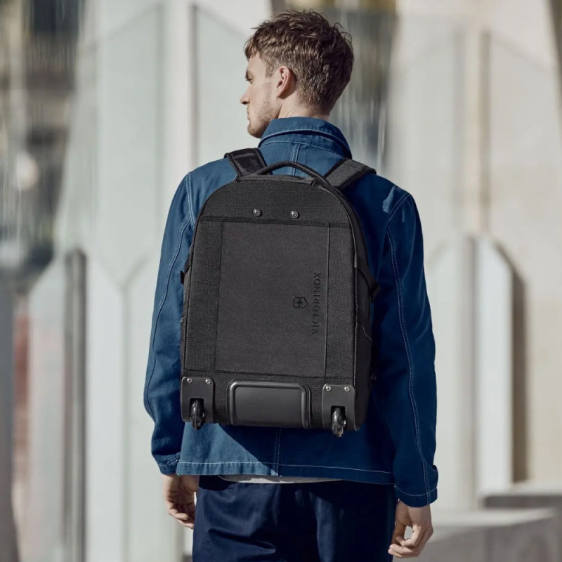 Рюкзак на колесах Victorinox VX Sport EVO Backpack on Wheels/Deep Lake 611424