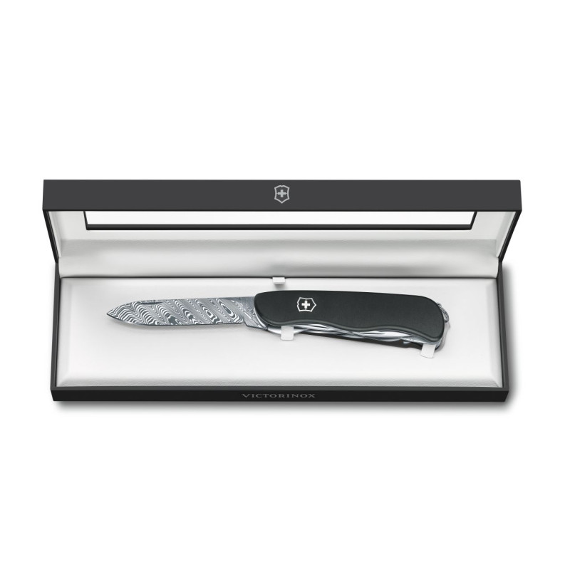 Нож Victorinox Outrider 0.8501.J17 Damast Limited Edition 2017