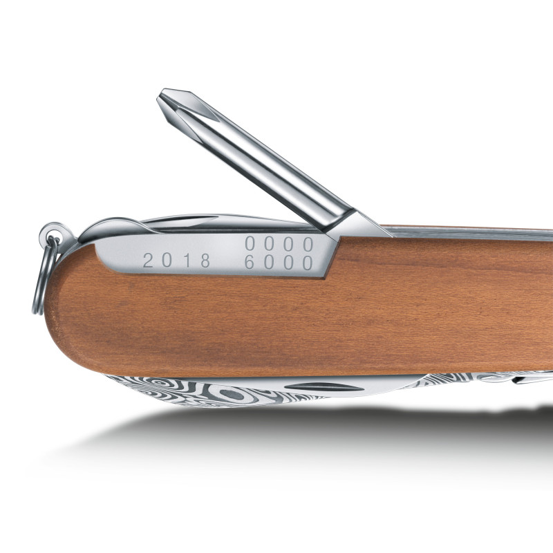 Ніж Victorinox Deluxe Tinker 1.4721.J18 Damast Limited Edition 2018