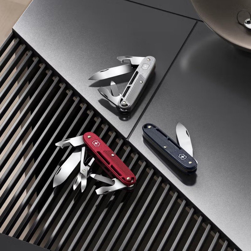 Складаний ніж Victorinox SYNERGY X ALOX 0.8226.22