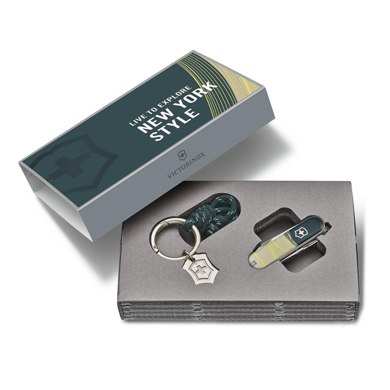 Ніж Victorinox Classic SD New York Style 0.6223.E223