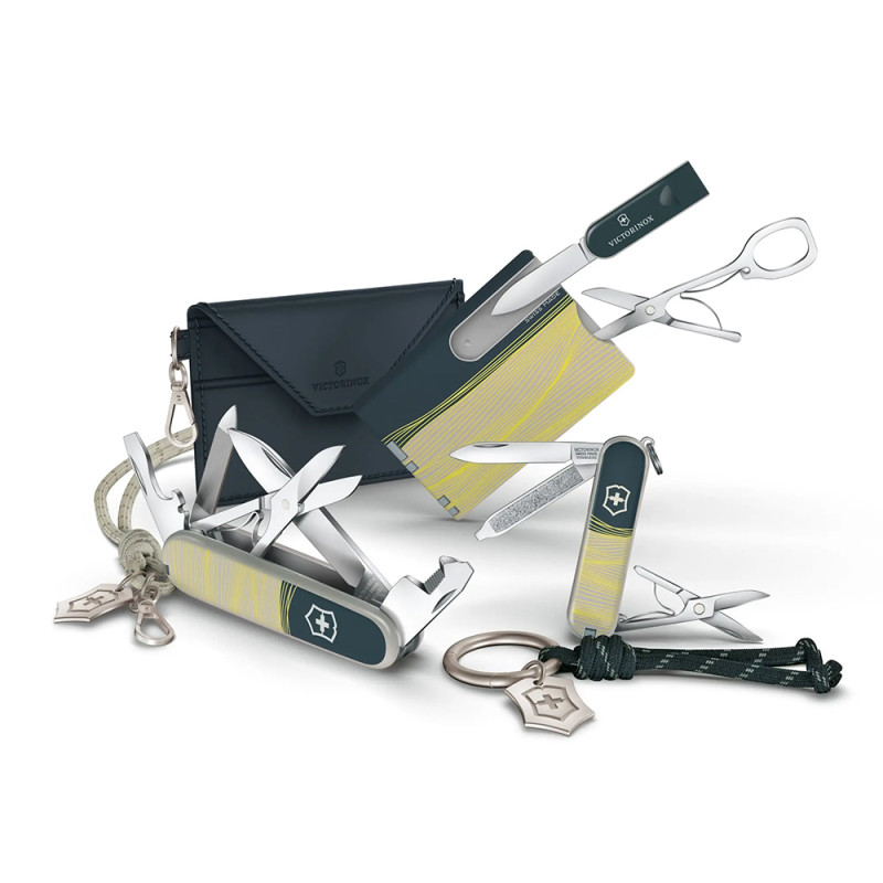 Ніж Victorinox Classic SD New York Style 0.6223.E223