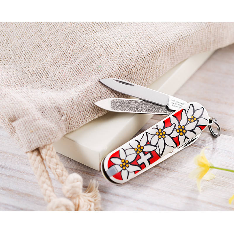 Ніж Victorinox Сlassic Edelweiss 0.6203.840
