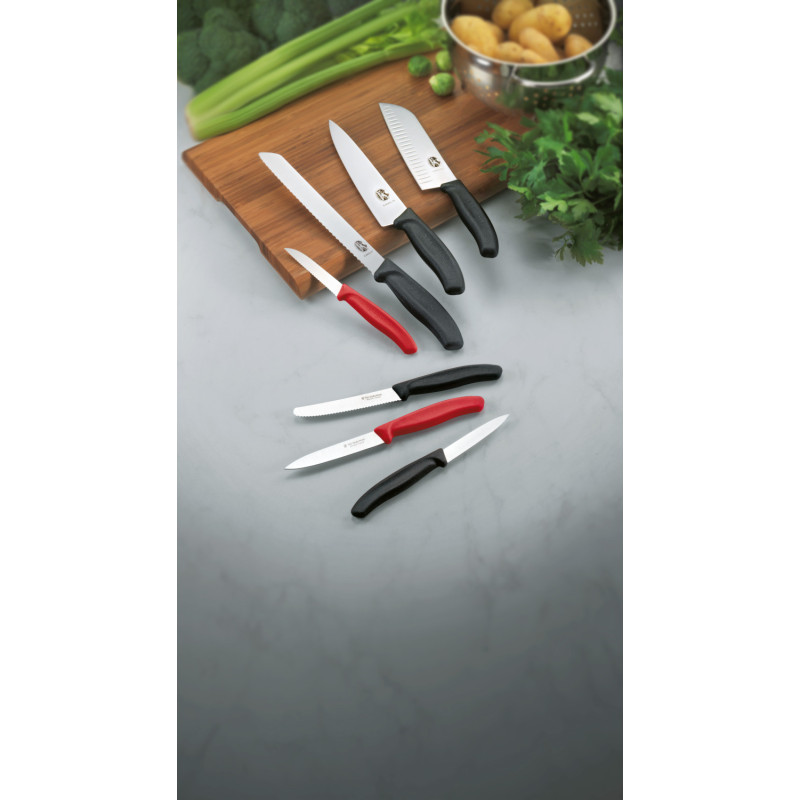 Кухонный нож Victorinox Swiss Classic Santoku Knife 6.8523.17B с воздушными карманами в блистере