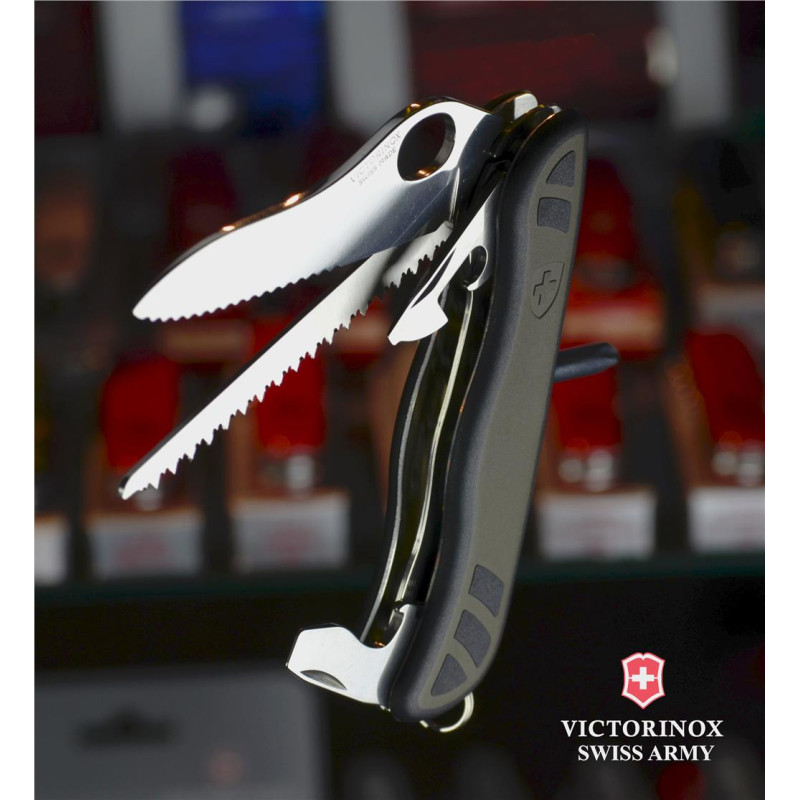Нож Victorinox Military OneHand 0.8461.MWCH зелено-черный