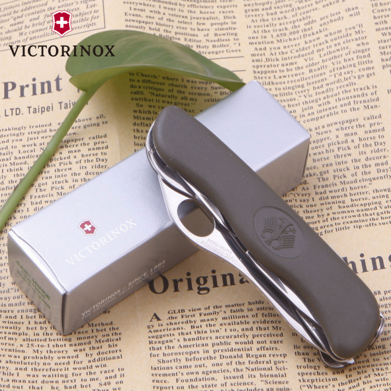Нож Victorinox Military OneHand 0.8461.MW4DE зеленый