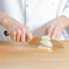 Кухонный кованый профессиональный нож Victorinox Santoku 7.7223.17 с воздушными карманами
