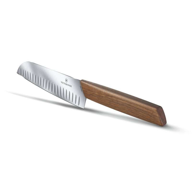 Кухонный нож Victorinox Swiss Modern Santoku Knife 6.9050.17KG в подарочной упаковке