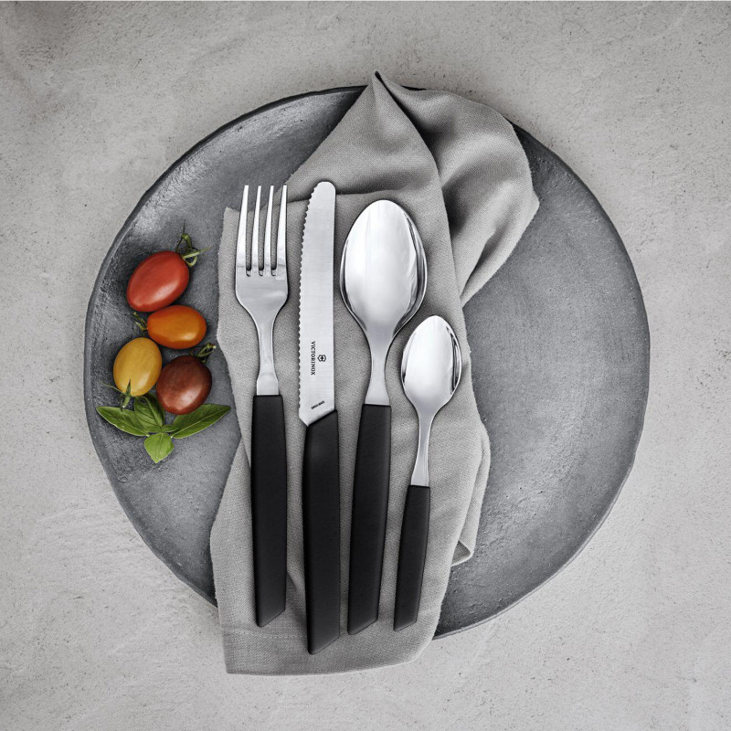 Кухонний ніж Victorinox Swiss Modern Tomato and Table Knife 6.9003.11W