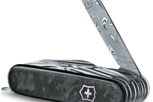 Видання Victorinox Damast 2021 - незрівняний Swiss Champ!