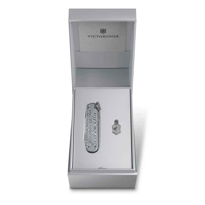 Ніж Victorinox Classic SD Brilliant Damast 0.6221.34