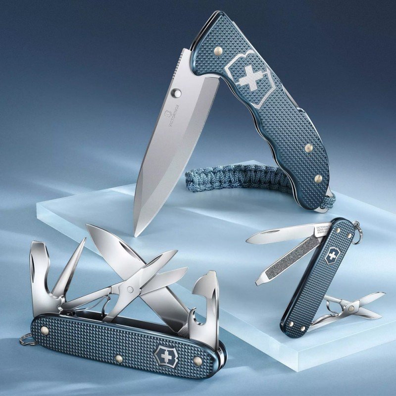 Ніж Victorinox Evoke Alox Limited Edition 2026 Glacial Blue 0.9415.L26